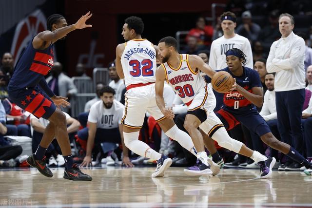 日本上哪找的外援？连NBA都没打过，却带队赢了中国男篮19分！